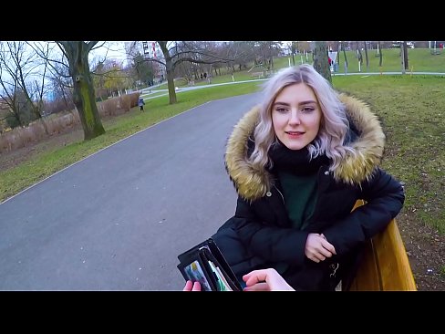 ❤️ Кончаҳои гарми бегонаро барои пул фурӯ мебарад - минет дар парк аз ҷониби Ева Элфи ❤️ Шлюсҳо дар мо ❌️
